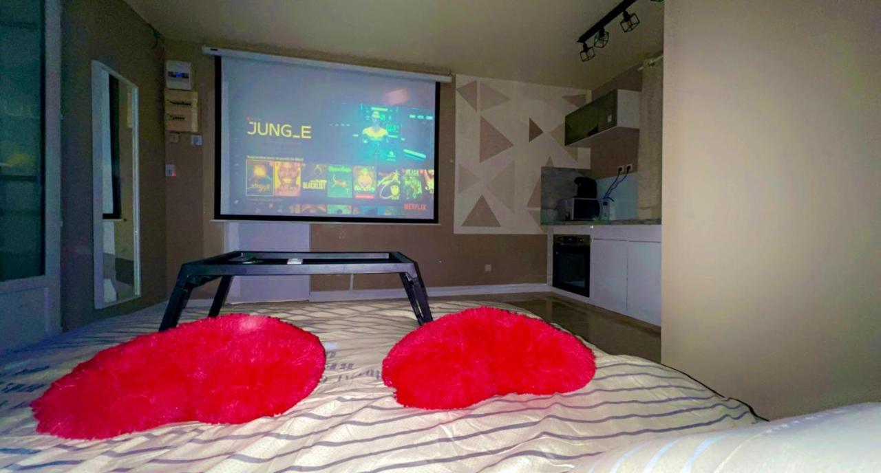 Love Room #Bbsh Goussainville  Extérieur photo