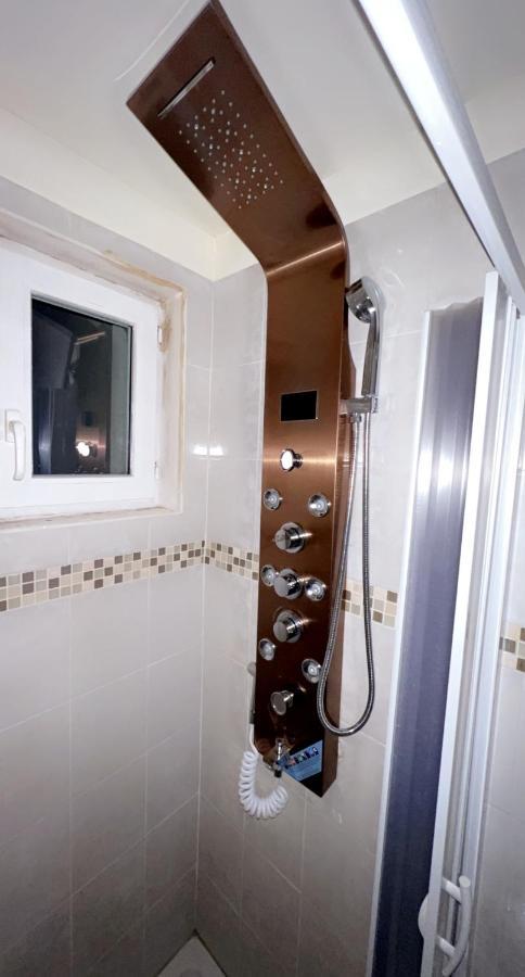 Love Room #Bbsh Goussainville  Extérieur photo